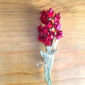 Dozen roses pin
